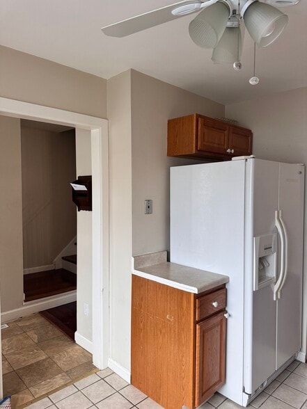 Building Photo - 489 Madison Dr