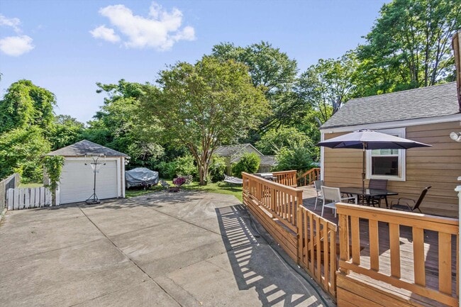 Building Photo - 3132 Carnes Ave