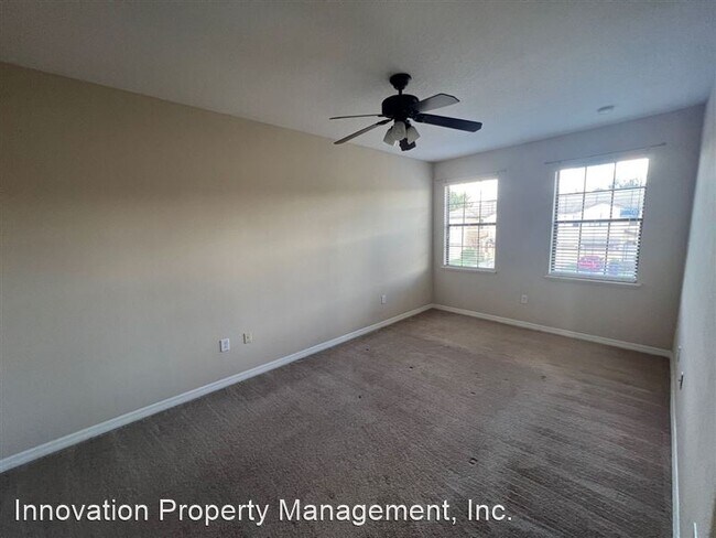 Building Photo - 2227 Seven Oaks Dr