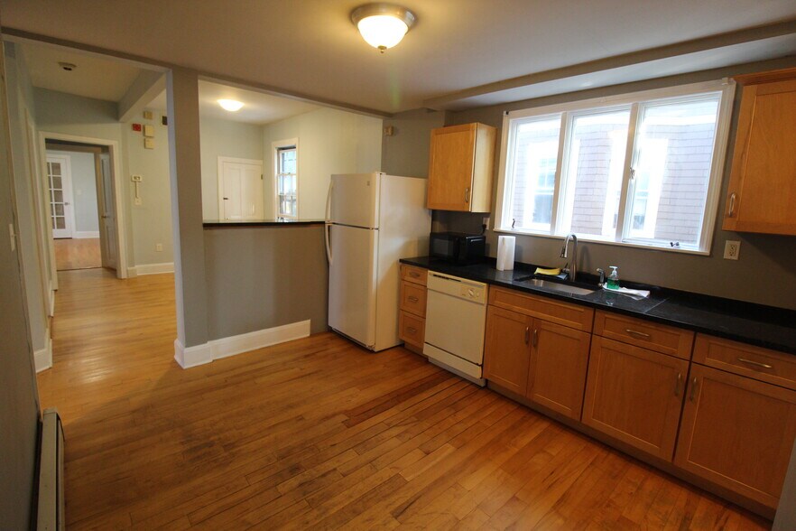 Primary Photo - 260 Brookline St