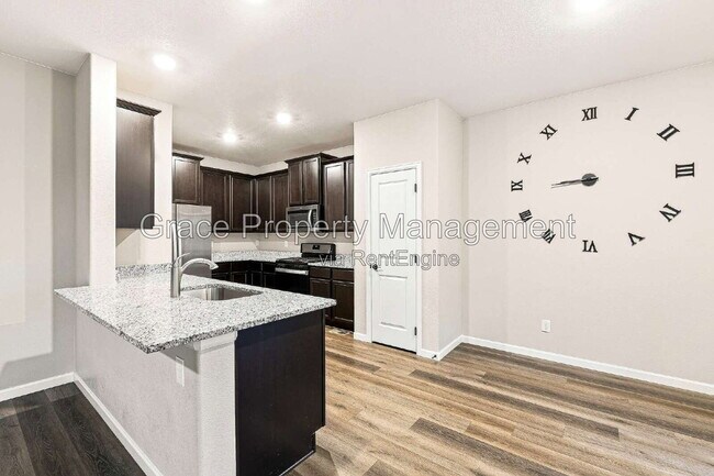 Building Photo - 8883 Ventura Ct