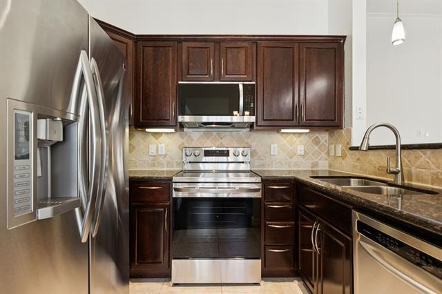 Building Photo - 2201 Wolf St