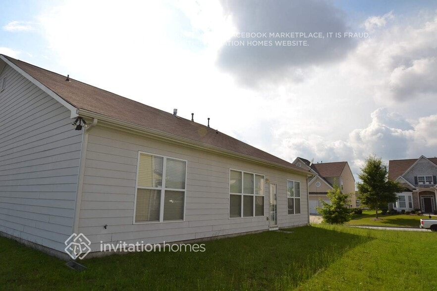 Building Photo - 720 Lavender Ln