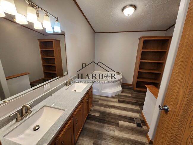 Building Photo - Single Family Home in Kasson, MN