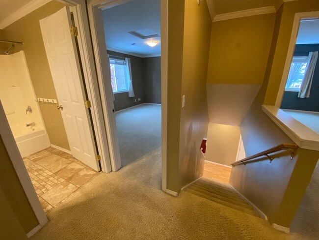 Building Photo - Beautiful 3 Bedroom Home with Custom Touches!