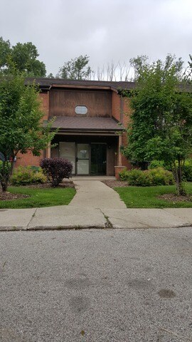 Primary Photo - 33561 N Royal Oak Ln