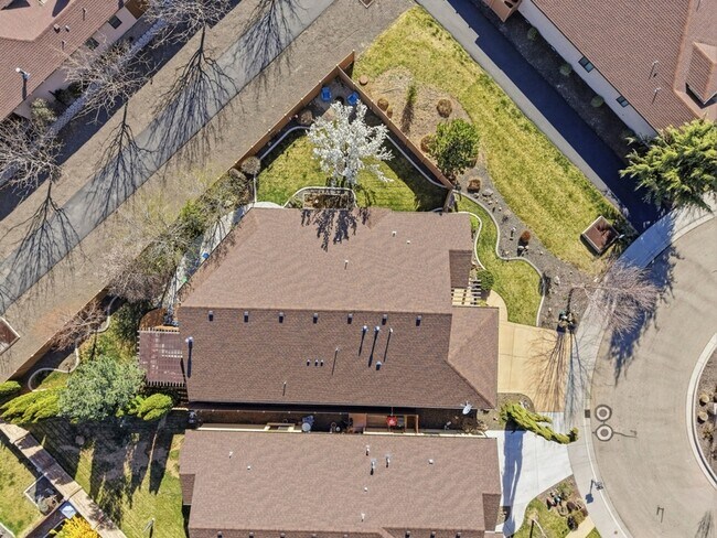 Building Photo - 5850 N Rio Lomas Ave