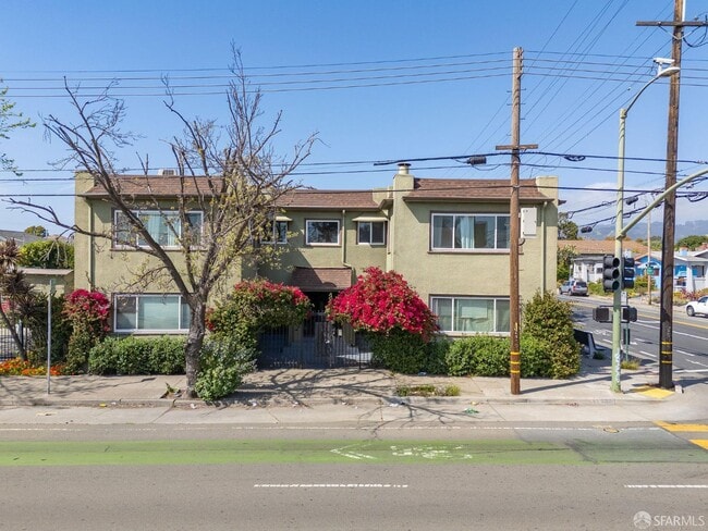 Building Photo - 906 40th St