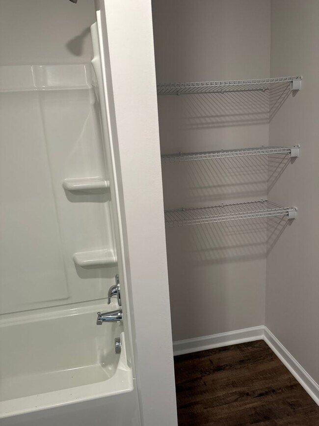 Building Photo - *48 Hour Look & Lease Bonus!* Three Bedroom | Two Bath Home in Deer Brook Crossing