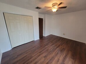 Building Photo - Commuter’s Dream Home! Live close to local food and quick interstate access