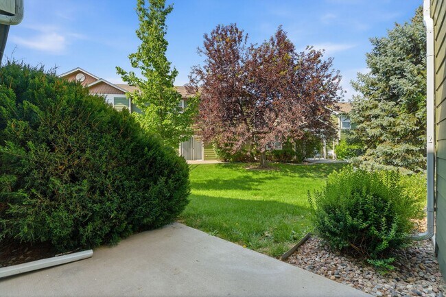 Building Photo - 802 Waterglen Dr