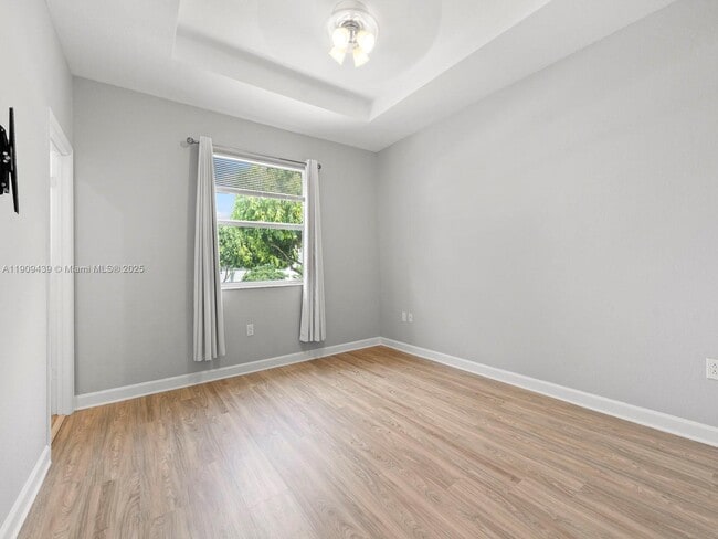 Building Photo - 2723 SE 17th St