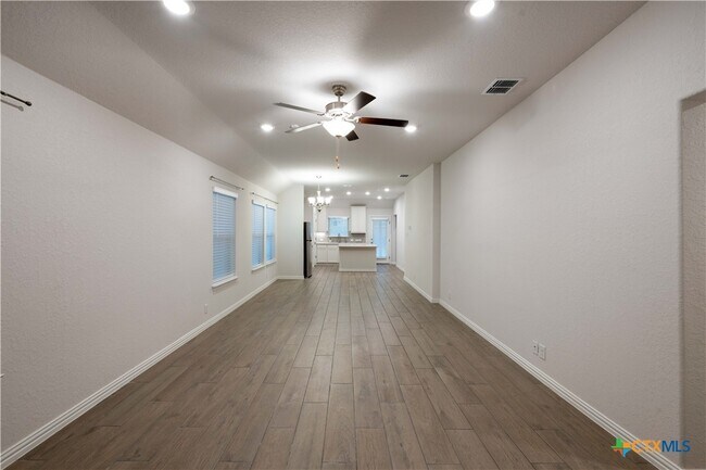 Building Photo - 2089 Egret Ave