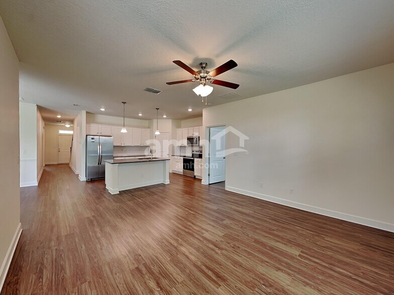 Building Photo - 6607 Hidden Rose Pl