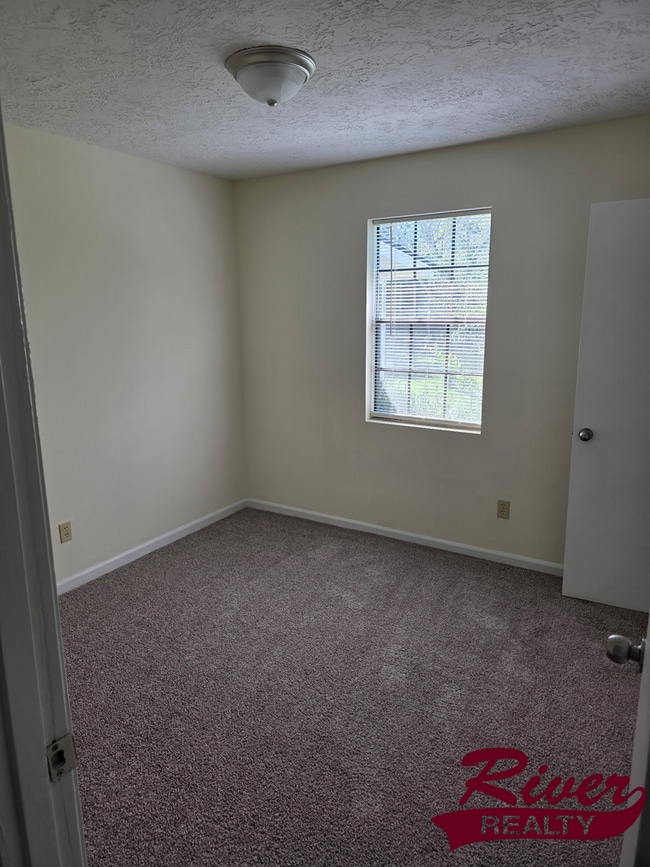 Building Photo - 3-Bed, 2-Bath Home in South Augusta - Larg...