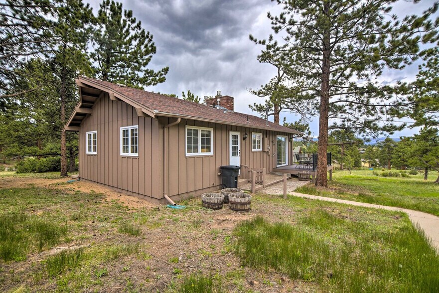 Building Photo - 2334 Carriage Dr