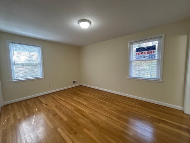 Building Photo - Saluda Gardens Home