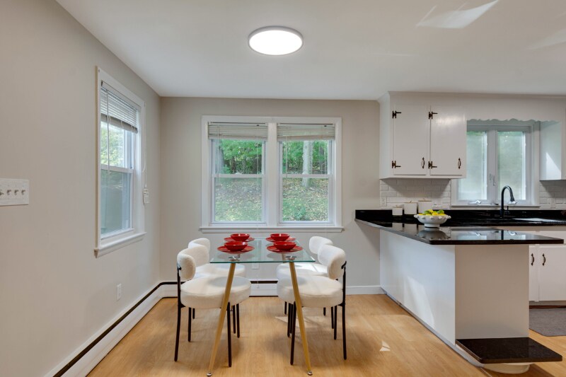 Building Photo - 215 Blue Hill Dr