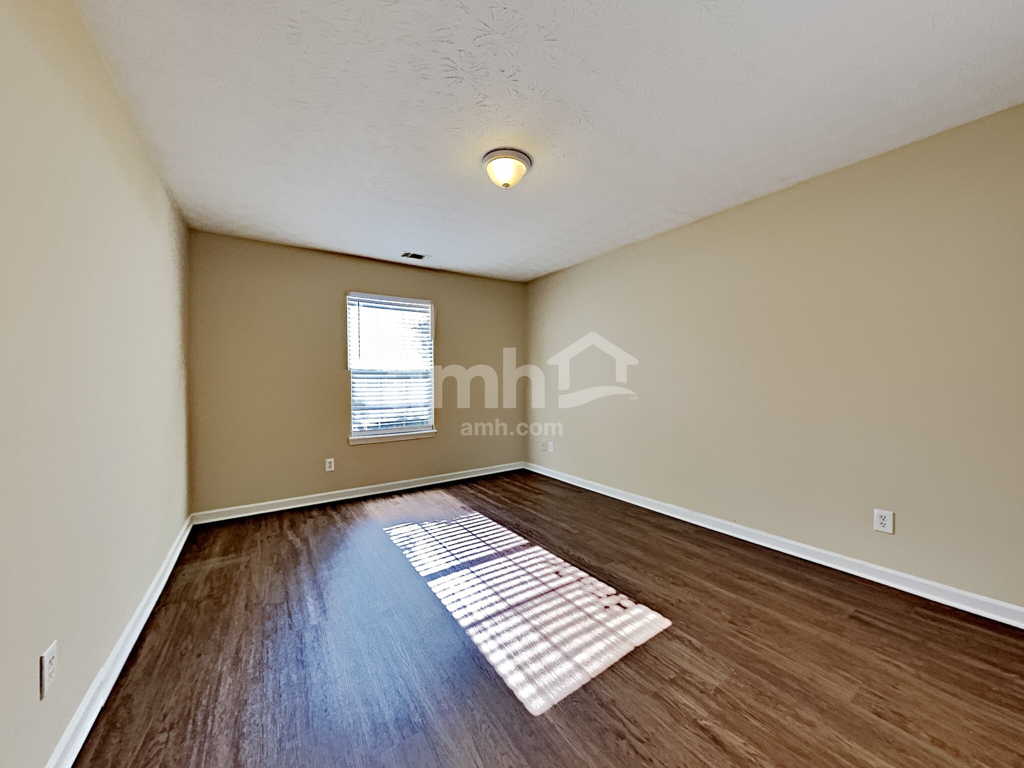 Building Photo - 186 Dean Way