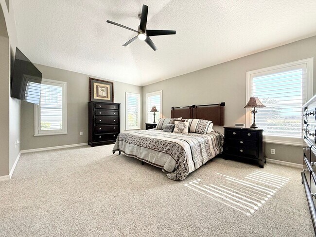 Building Photo - Live The Villages life: 3Bedrooms/2Baths furnished home with all the premier recreation access!