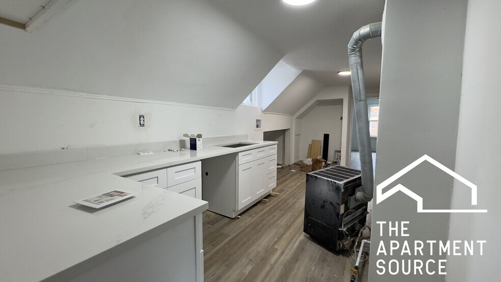 Building Photo - 1626 N Fairfield Ave