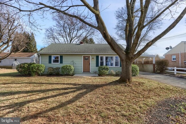 Building Photo - 137 Apple Ln