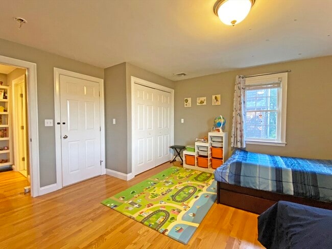 Building Photo - 375 Lowell Ave