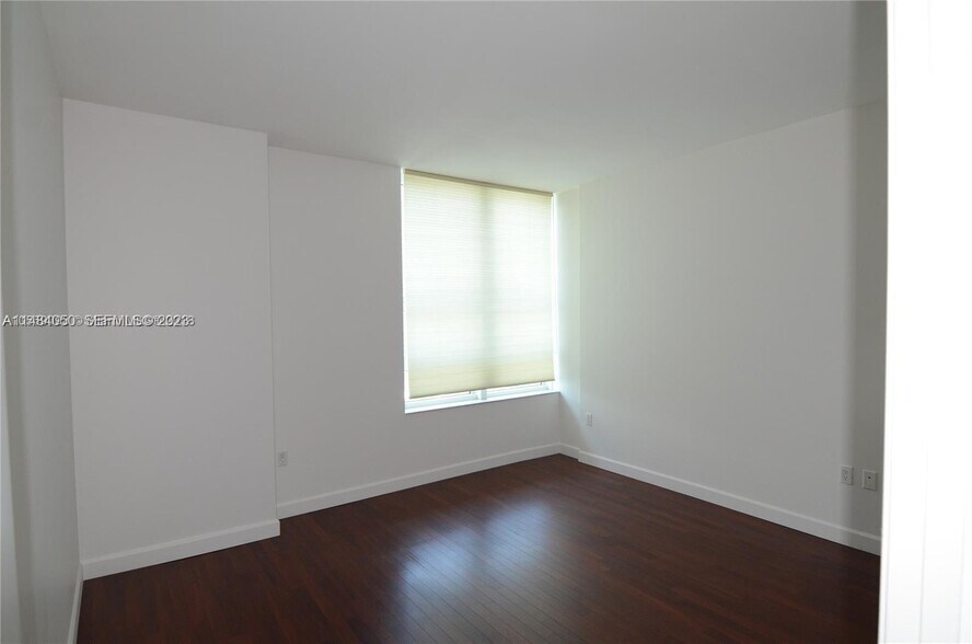 Building Photo - 951 Brickell Ave