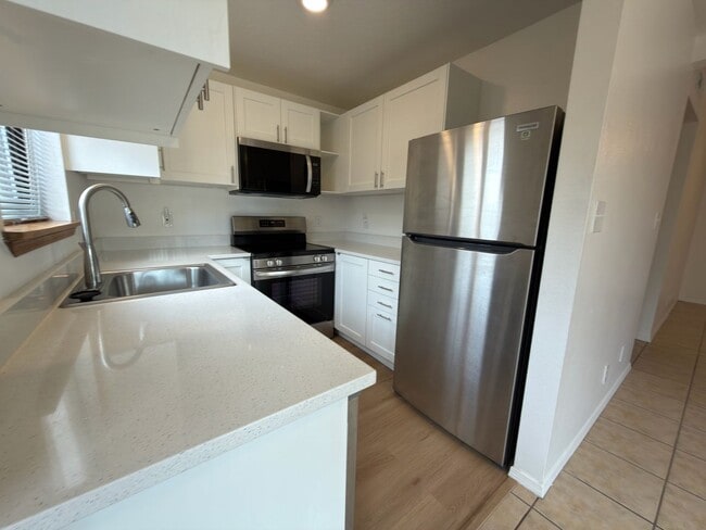 Building Photo - 1307 Rufina Ln