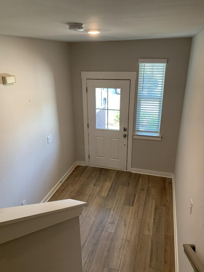 Building Photo - 5053 Percival Dr