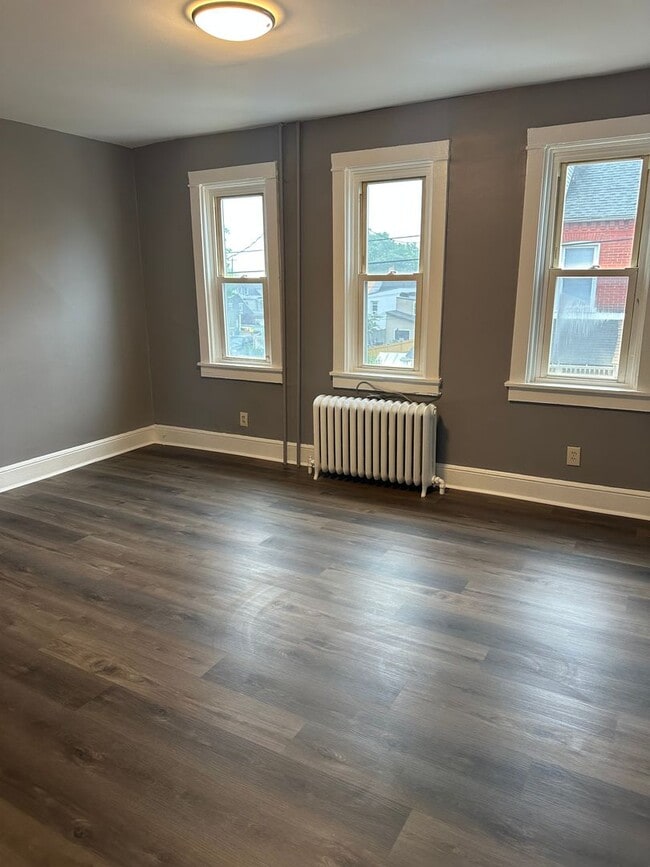 Building Photo - Beautiful Lancaster City 3 BR For Rent