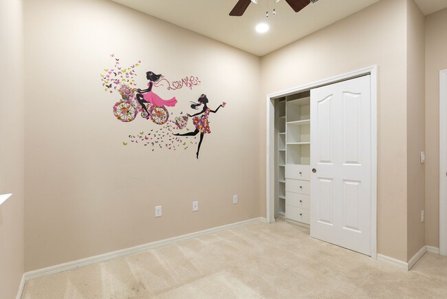 Building Photo - BEAUTIFUL UPDATED 4 bedroom home in great community!