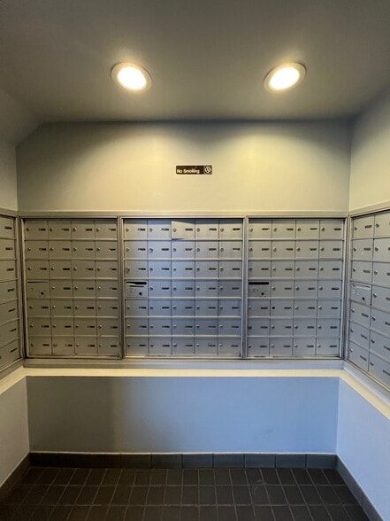 Building Photo - 750 Davol St