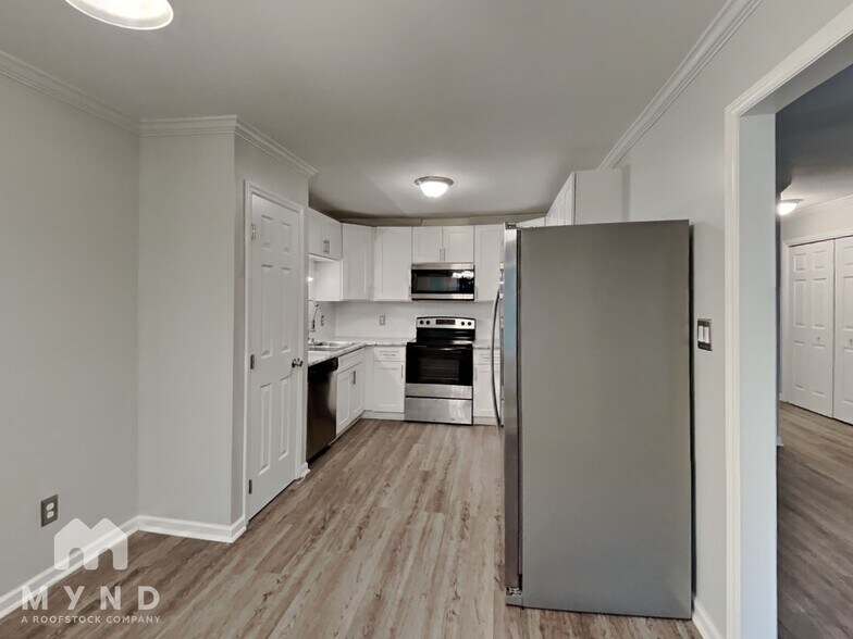 Building Photo - 2745 Sterling Park Dr