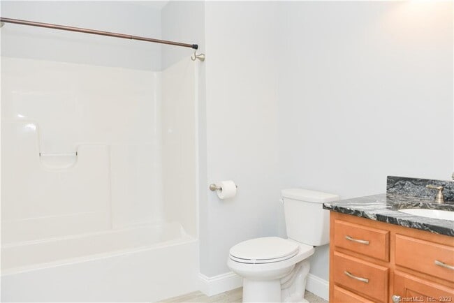 Building Photo - 17 Brookview Cir