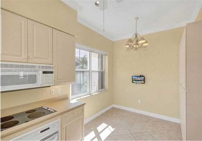 Building Photo - 1459 Shoreline Way