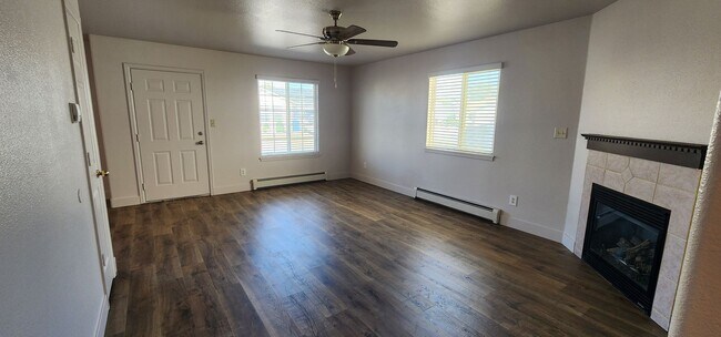 Building Photo - Update 3 bed/2 bath in Orchard mesa