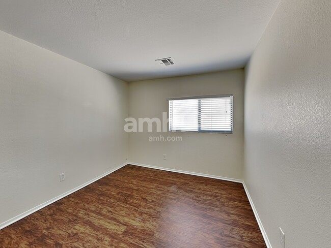 Building Photo - 15445 W Cameron Dr