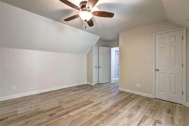 Building Photo - 95 Pine Grove Cir