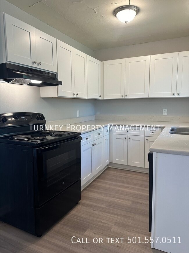 Building Photo - 3300 Lilac St