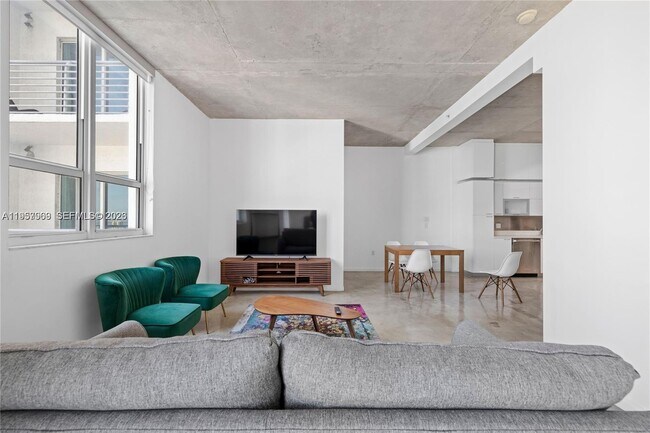 Building Photo - 234 NE 3rd St