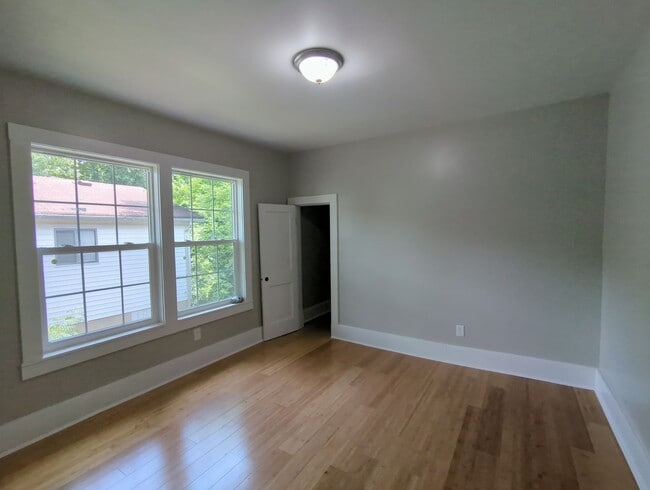 Building Photo - CUTE Remodeled House in Brainerd