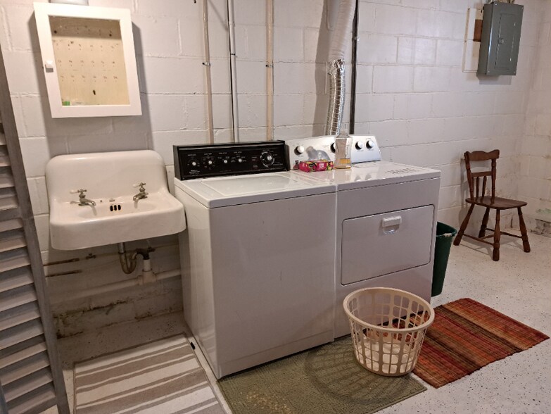 Building Photo - 514 13th Ave