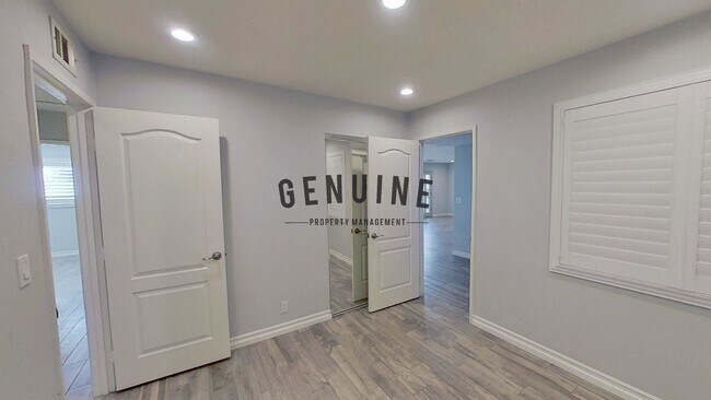 Building Photo - Coming Soon: Remodeled 4Bd 2Ba Home in Fou...