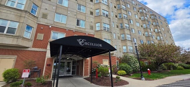 Building Photo - 1 Cityview Ln