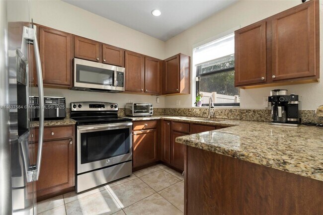 Building Photo - 8945 W 33rd Ave