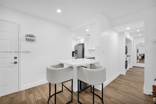 Building Photo - 8609 SW 68th Ct