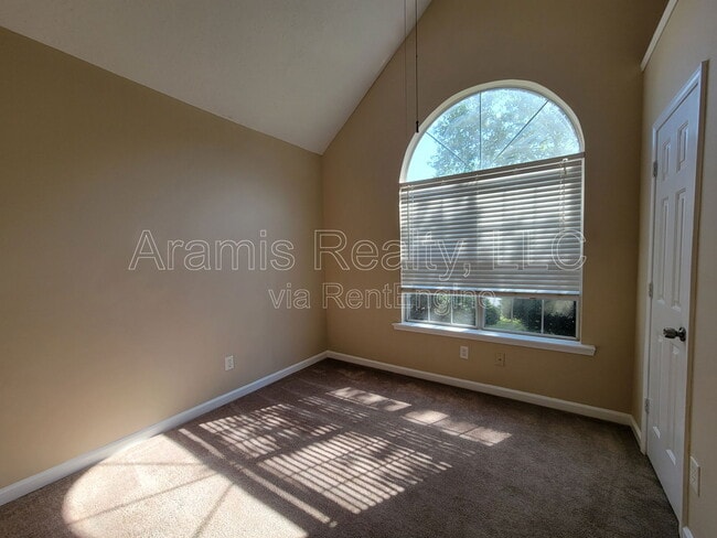 Building Photo - 735 Allen's Landing Dr SE