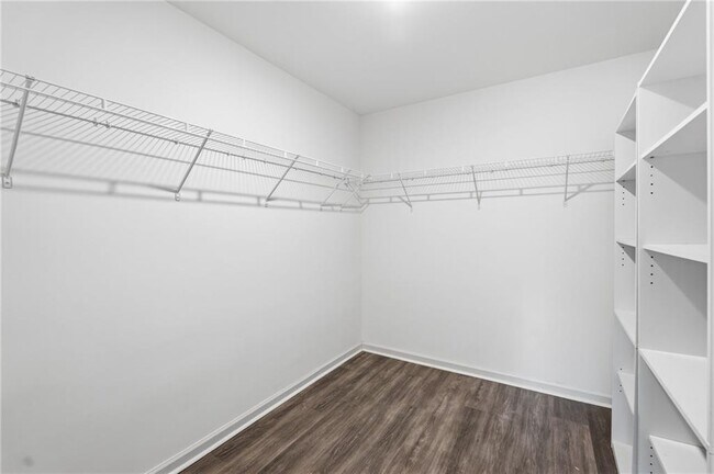 Building Photo - 7134 Gladstone Cir