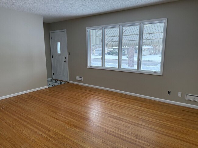 Building Photo - THREE BEDROOM SINGLE-FAMILY HOME WITH ACREAGE!